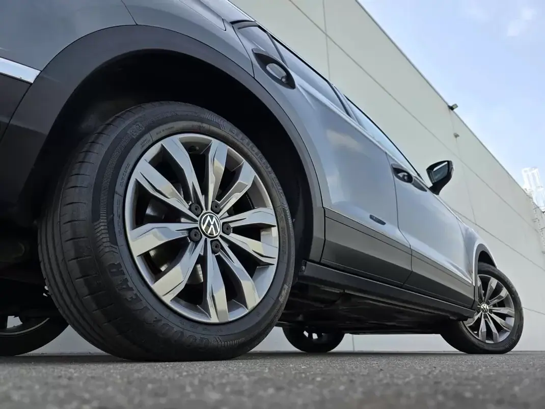 Volkswagen T-Roc 2021 - 17750 EUR, 72400 km - AUTO.MOTO.pt - 72400km - foto 9 de 37