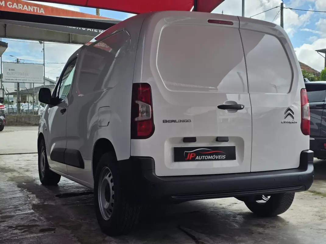 Citroën BERLINGO 3 LUGARES 2020 - 10750 EUR, 154000 km - AUTO.MOTO.pt - 154000km - foto 11 de 14