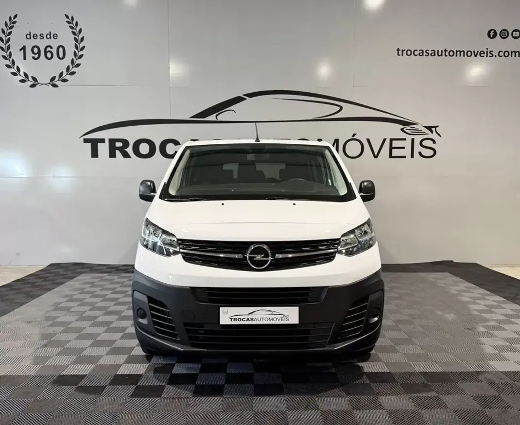 Opel Vivaro 2022 - 32900 EUR, 20415 km - 20415km - foto 2 de 50