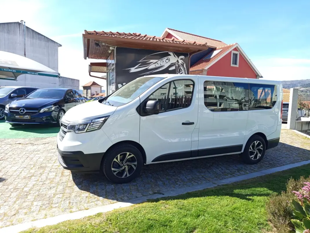 Renault Trafic 2021 - 29990 EUR, 82652 km - AUTO.MOTO.pt - 82652km - foto 1 de 12