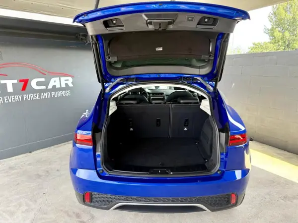 Jaguar E-Pace 2018 - 27990 EUR, 120110 km - AUTO.MOTO.pt - 120110km - foto 7 de 32
