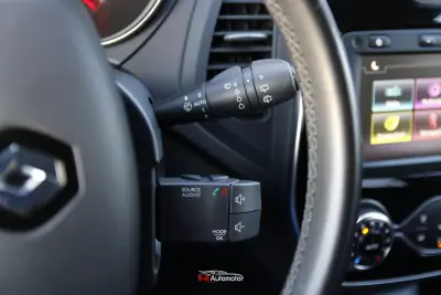 Renault Captur 2019 - 14800 EUR, 98000 km - AUTO.MOTO.pt - 98000km - foto 25 de 27