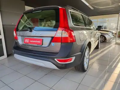 Volvo XC 70 2010 - 13250 EUR, 324000 km - AUTO.MOTO.pt - 324000km - foto 11 de 35