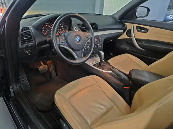 BMW 118 2011 - 15000 EUR, 126000 km - AUTO.MOTO.pt - 126000km - foto 15 de 23