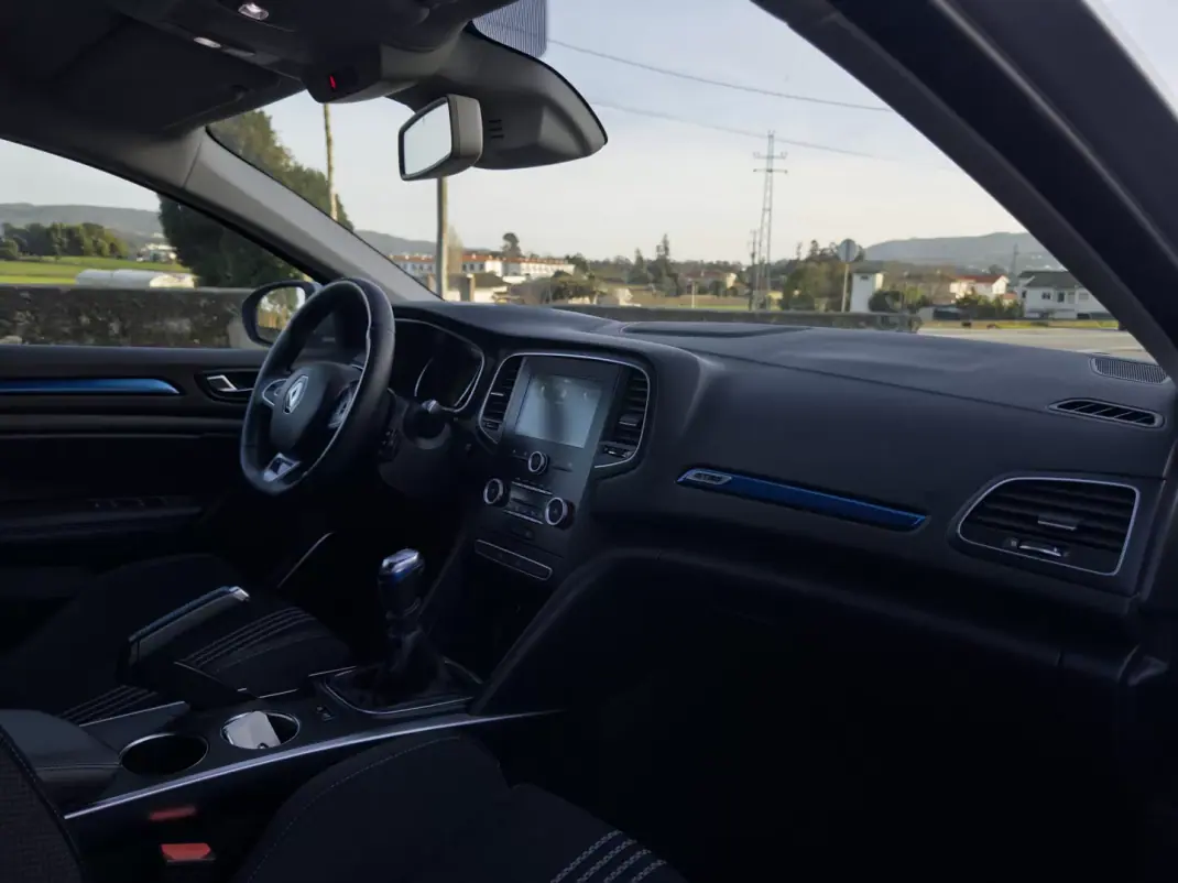 Renault Mégane Sport Tourer 2016 - 13990 EUR, 163000 km - AUTO.MOTO.pt - 163000km - foto 43 de 47