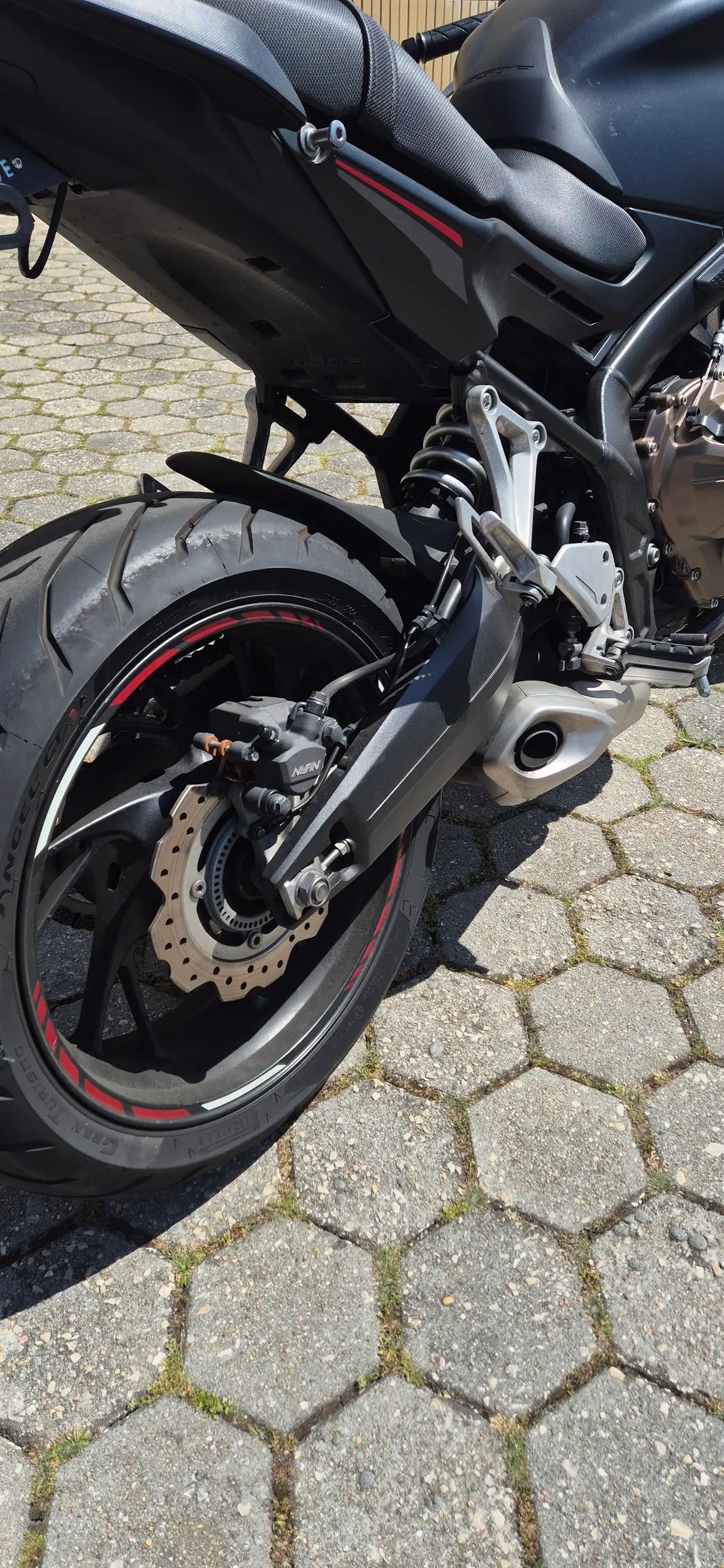 Honda CB650F 2019 - 6200 EUR, 20000 km - AUTO.MOTO.pt - 20000km - foto 11 de 13
