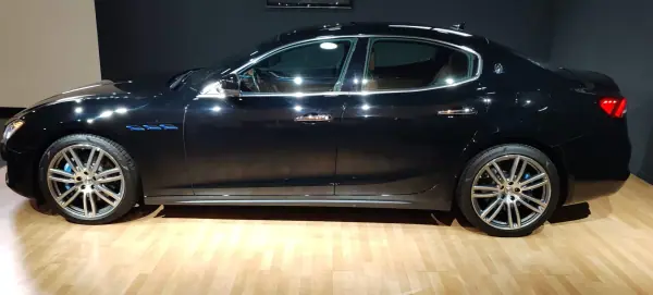 Maserati Ghibli 2021 - 54500 EUR, 29000 km - AUTO.MOTO.pt - 29000km - foto 4 de 19