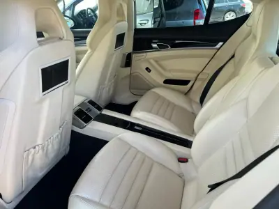 Porsche Panamera 2014 - 46000 EUR, 136900 km - AUTO.MOTO.pt - 136900km - foto 15 de 19