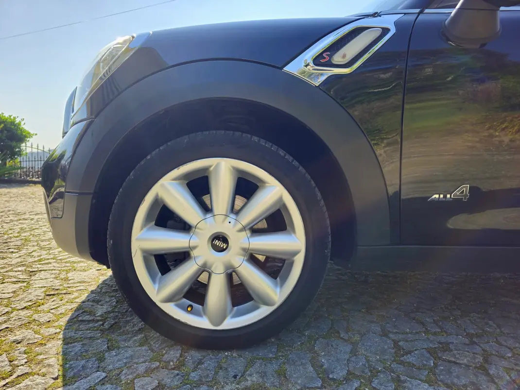 MINI Countryman 2011 - 13500 EUR, 211000 km - AUTO.MOTO.pt - 211000km - foto 7 de 14