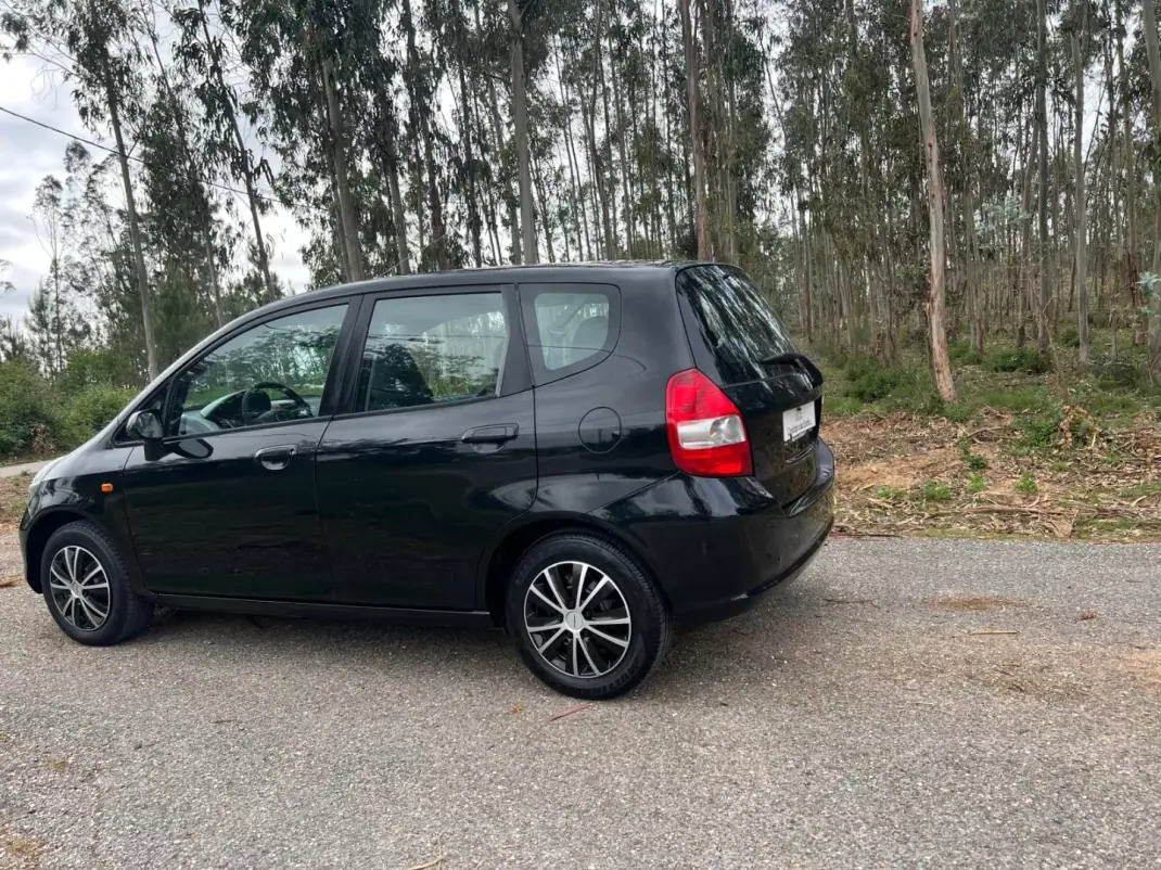 Honda Jazz 2003 - 4750 EUR, 263508 km - AUTO.MOTO.pt - 263508km - foto 17 de 29
