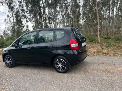 Honda Jazz 2003 - 4750 EUR, 263508 km - AUTO.MOTO.pt - 263508km - foto 17 de 29