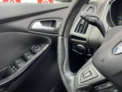 Ford Focus 2017 - 13490 EUR, 150500 km - AUTO.MOTO.pt - 150500km - foto 20 de 22