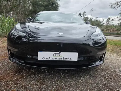 Tesla Model 3 2019 - 23900 EUR, 177000 km - AUTO.MOTO.pt - 177000km - foto 3 de 42