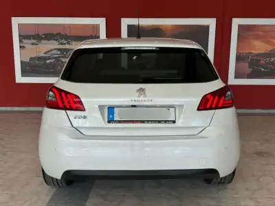 Peugeot 308 2019 - 17990 EUR, 63734 km - AUTO.MOTO.pt - 63734km - foto 8 de 18