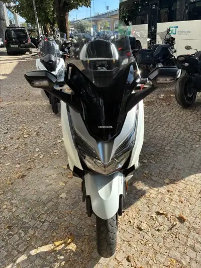 Honda Forza 350 2018 - 4100 EUR, 13172 km - foto 3 de 18