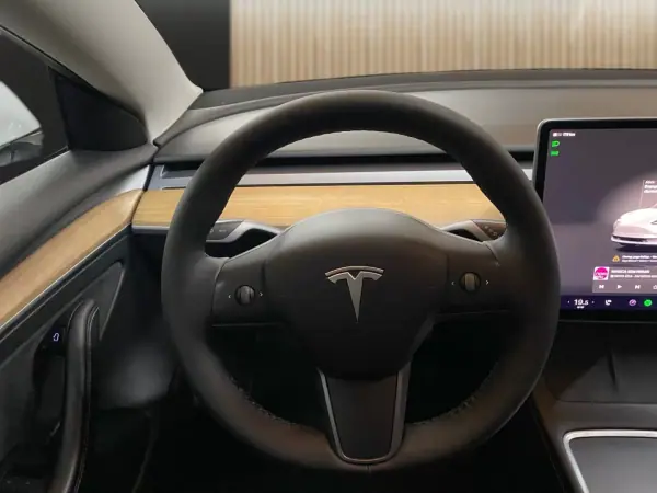 Tesla Model 3 2022 - 35950 EUR, 86200 km - AUTO.MOTO.pt - 86200km - foto 9 de 19