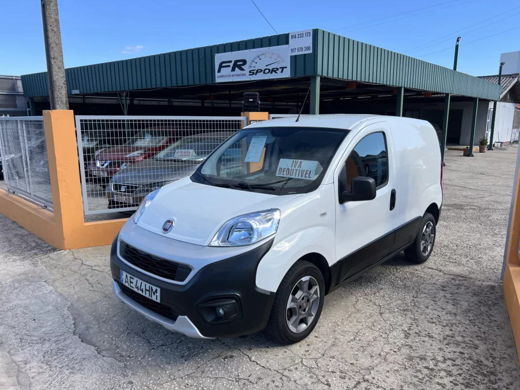 Fiat Fiorino 1.3 M-Jet Adventure 2020 - 9990 EUR, 159960 km - AUTO.MOTO.pt - 159960km - foto 1 de 20