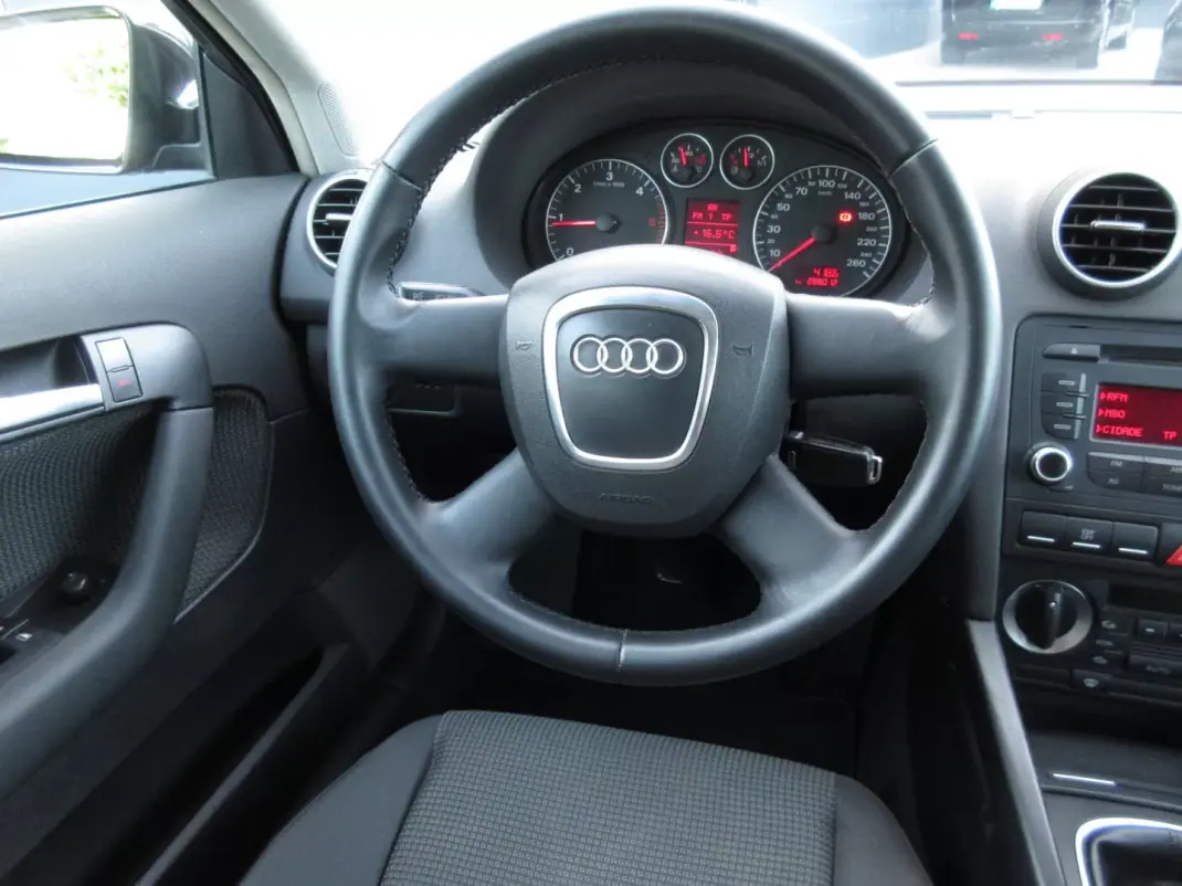 Audi A3 Sportback 2006 - 7490 EUR, 285 km - AUTO.MOTO.pt - 285km - foto 26 de 30