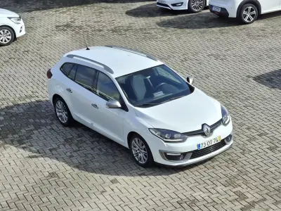 Renault Mégane Sport Tourer 2014 - 11500 EUR, 130900 km - AUTO.MOTO.pt - 130900km - foto 27 de 28
