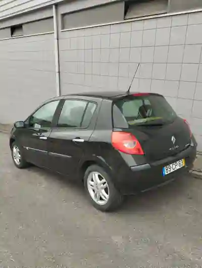 Renault Clio 2006 - 4250 EUR, 180000 km - foto 3 de 8
