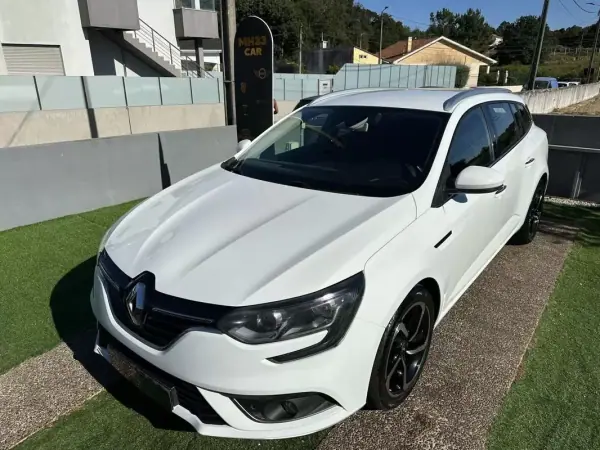 Renault Mégane Sport Tourer 2017 - 9900 EUR, 190000 km - AUTO.MOTO.pt - 190000km - foto 6 de 60