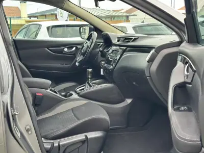 Nissan Qashqai 2018 - 21490 EUR, 79422 km - AUTO.MOTO.pt - 79422km - foto 10 de 16