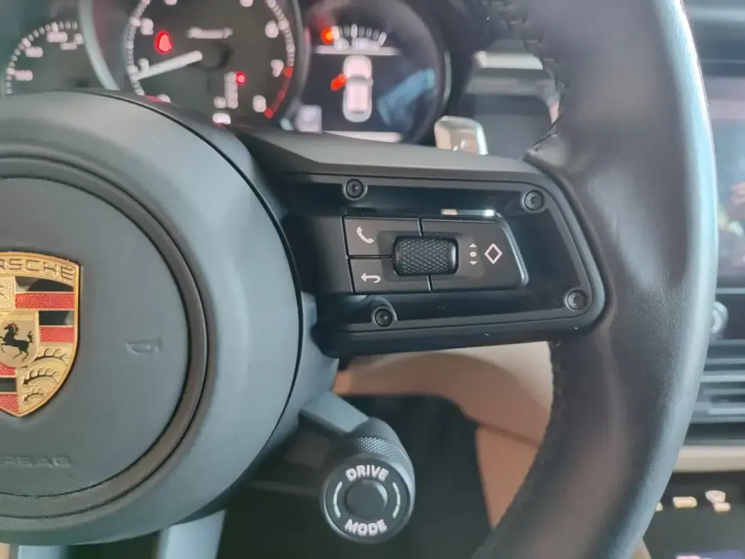 Porsche Macan 2024 - 84900 EUR, 20700 km - AUTO.MOTO.pt - 20700km - foto 33 de 41