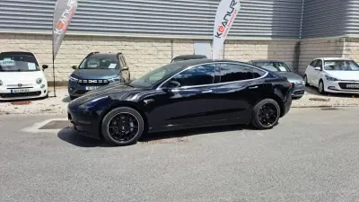 Tesla Model 3 2019 - 22500 EUR, 113000 km - AUTO.MOTO.pt - 113000km - foto 30 de 53