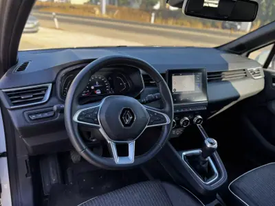 Renault Clio 2021 - 16400 EUR, 88000 km - AUTO.MOTO.pt - 88000km - foto 15 de 20