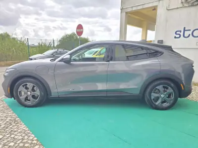 Ford Mustang Mach-E 2021 - 29950 EUR, 92000 km - AUTO.MOTO.pt - 92000km - foto 6 de 18