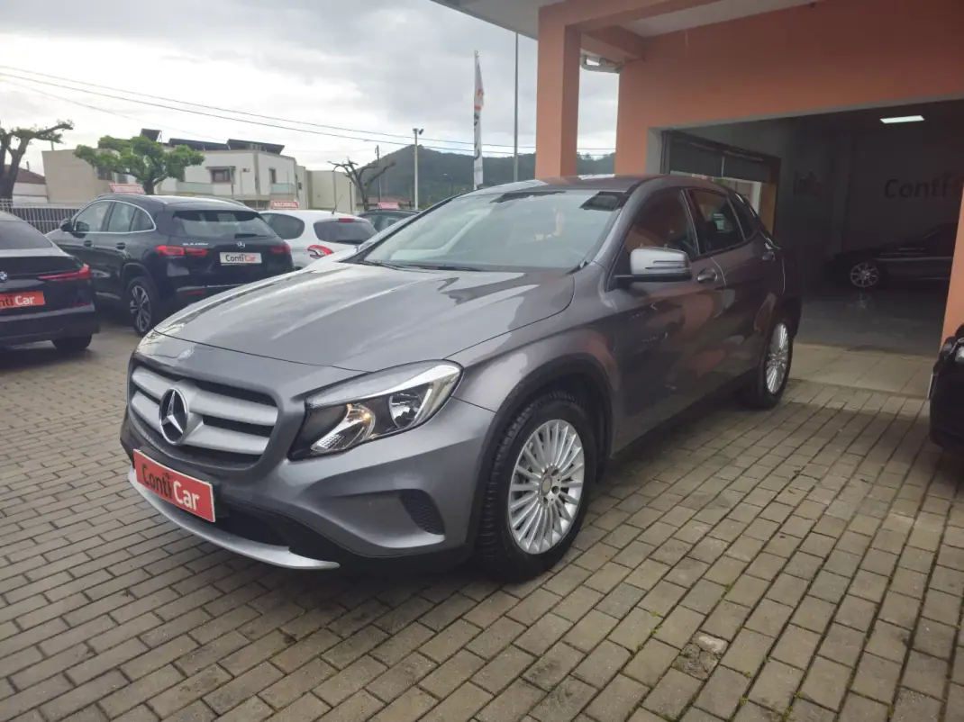 Mercedes-Benz GLA 180 2016 - 16990 EUR, 142000 km - AUTO.MOTO.pt - 142000km - foto 3 de 13
