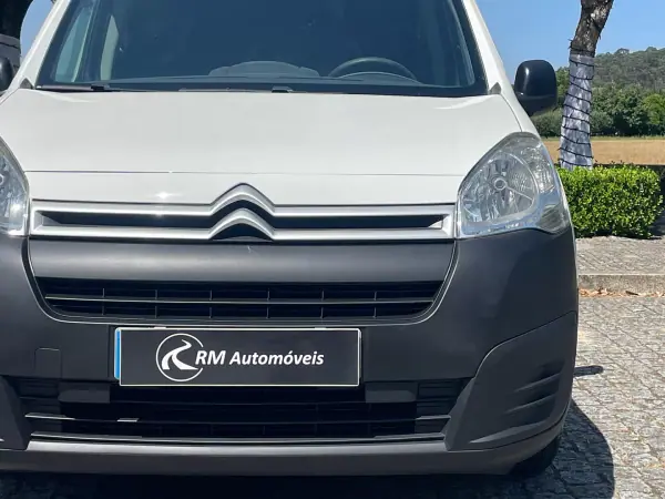 Citroën Berlingo 1.6 HDi Longa 2019 - 11750 EUR, 106000 km - AUTO.MOTO.pt - 106000km - foto 12 de 30