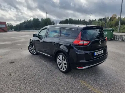 Renault Grand Scénic 2019 - 10900 EUR, 265000 km - AUTO.MOTO.pt - 265000km - foto 6 de 13