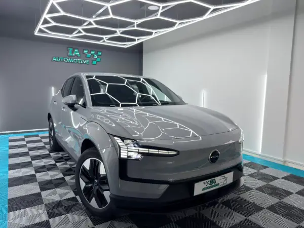 Volvo EX 30 2024 - 30750 EUR, 30000 km - AUTO.MOTO.pt - 30000km - foto 3 de 25