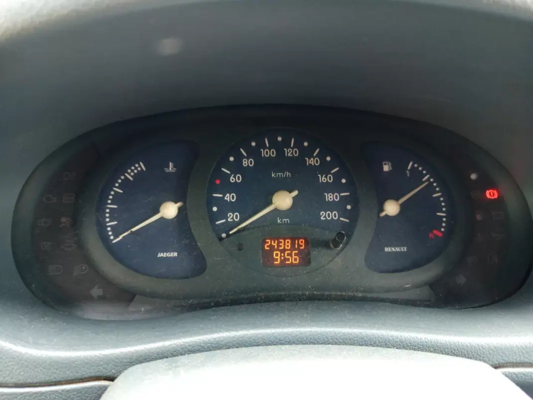 Renault KANGOO 1.9D 1999 - 2490 EUR, 243819 km - AUTO.MOTO.pt - 243819km - foto 9 de 9