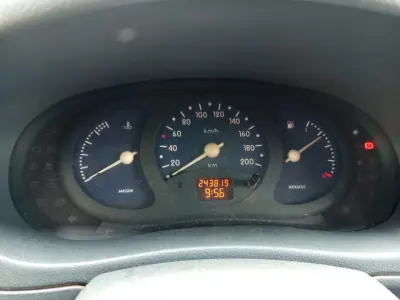 Renault KANGOO 1.9D 1999 - 2490 EUR, 243819 km - AUTO.MOTO.pt - 243819km - foto 9 de 9