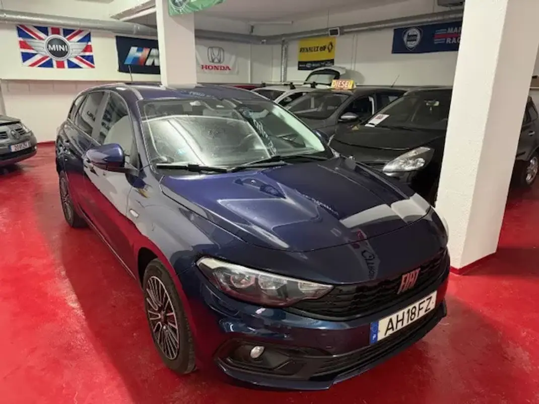 Fiat Tipo Station Wagon 2021 - 10750 EUR, 98000 km - AUTO.MOTO.pt - 98000km - foto 4 de 28