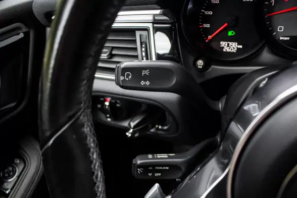 Porsche Macan 2018 - 54990 EUR, 99798 km - AUTO.MOTO.pt - 99798km - foto 17 de 45
