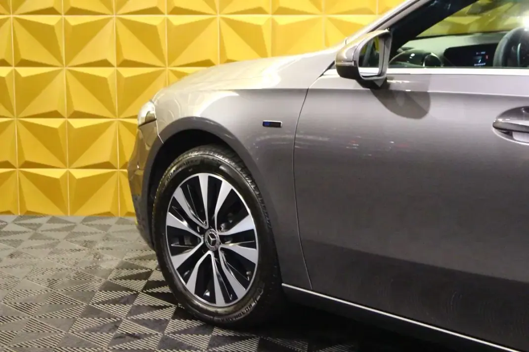 Mercedes-Benz A 250 2020 - 23900 EUR, 140000 km - AUTO.MOTO.pt - 140000km - foto 13 de 35