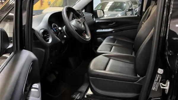 Mercedes-Benz eVito Tourer 2023 - 41999 EUR, 250000 km - AUTO.MOTO.pt - 250000km - foto 7 de 10