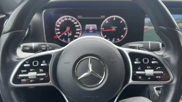 Mercedes-Benz E 220 2020 - 27900 EUR, 197000 km - AUTO.MOTO.pt - 197000km - foto 7 de 22