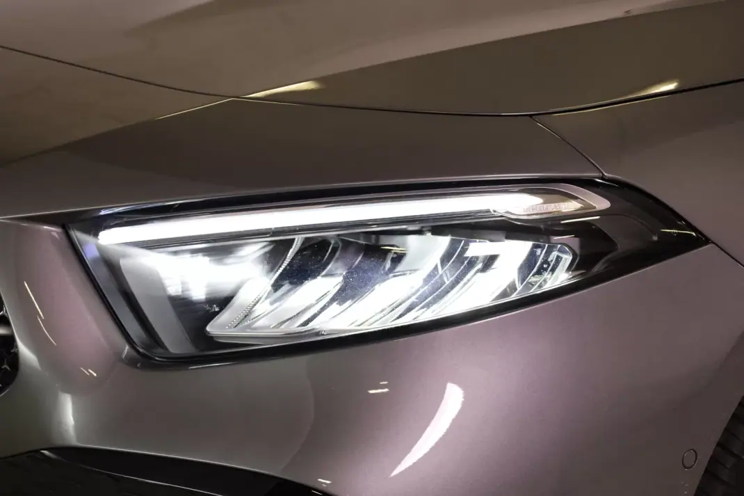 Mercedes-Benz A 180 Limousine 2025 - 39990 EUR, 6272 km - AUTO.MOTO.pt - 6272km - foto 13 de 47