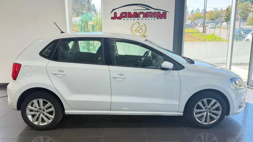 Volkswagen Polo 2016 - 7999 EUR, 148121 km - 148121km - foto 6 de 17