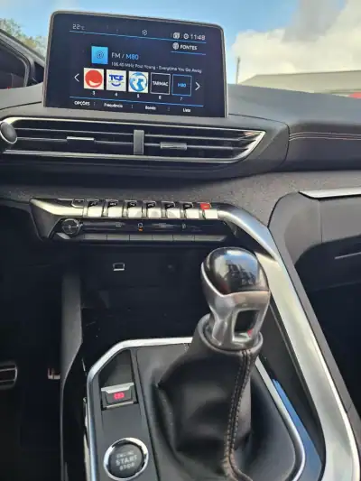 Peugeot 3008 2019 - 19600 EUR, 84500 km - AUTO.MOTO.pt - 84500km - foto 13 de 20