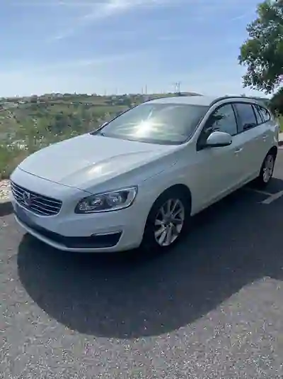 Volvo V60 2015 - 9500 EUR, 206100 km - AUTO.MOTO.pt - 206100km - foto 4 de 14