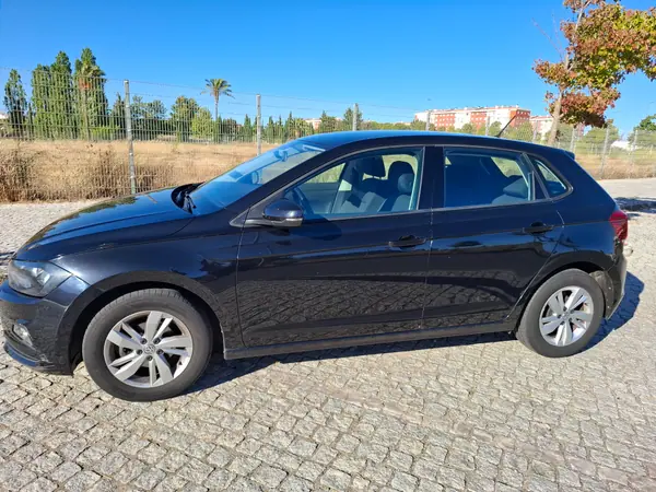 Volkswagen Polo 2019 - 12000 EUR, 115000 km - AUTO.MOTO.pt - 115000km - foto 2 de 11