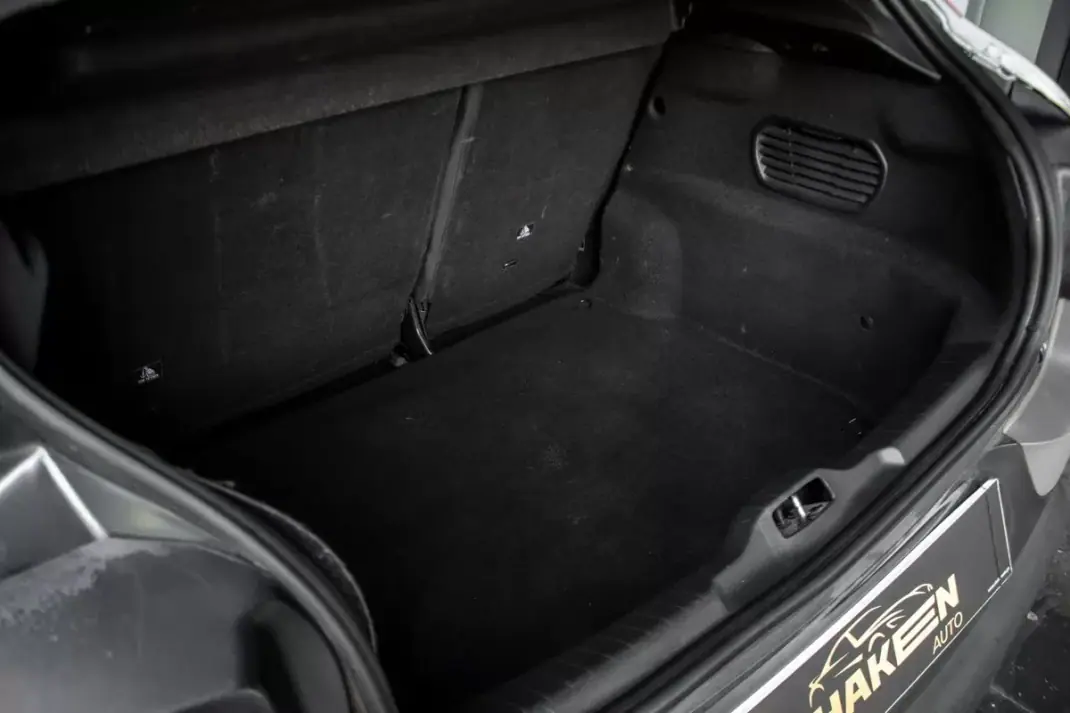 Citroën C4 Cactus 2016 - 10550 EUR, 98640 km - AUTO.MOTO.pt - 98640km - foto 28 de 42