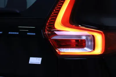 Volvo XC 40 2022 - 28990 EUR, 98750 km - AUTO.MOTO.pt - 98750km - foto 20 de 51