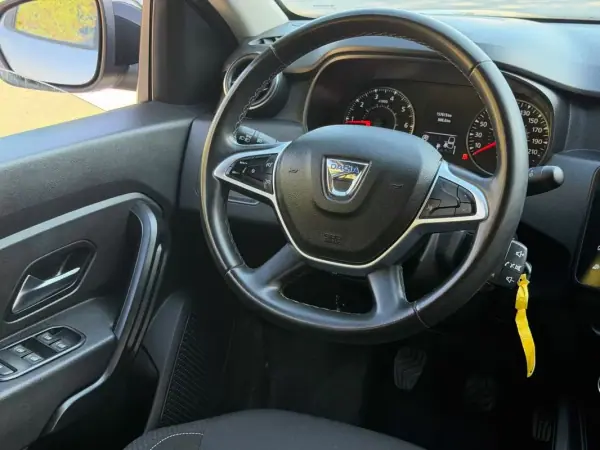 Dacia Duster 2021 - 16900 EUR, 163172 km - AUTO.MOTO.pt - 163172km - foto 15 de 23