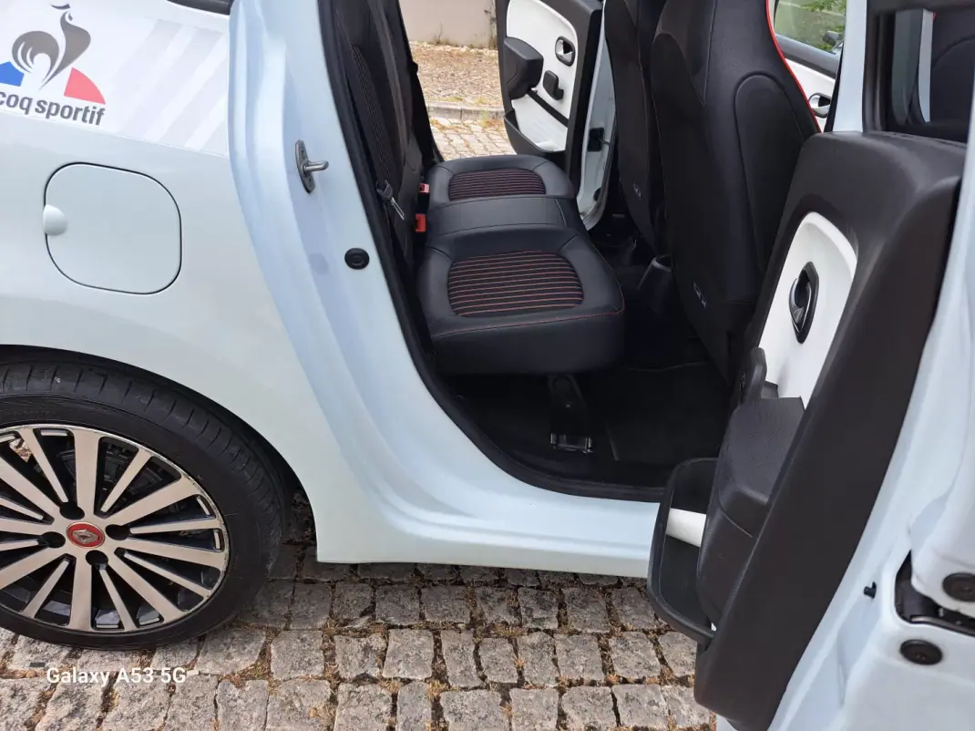 Renault Twingo 2020 - 11990 EUR, 54214 km - AUTO.MOTO.pt - 54214km - foto 17 de 23